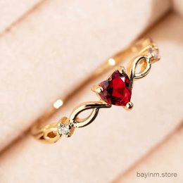 Wedding Rings New Fashion Crystal Twist Classical Heart Wedding Rings For Women Gold Colour elegant Engagement Rings Tiny Zircon gift Jewellery