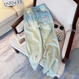 Damskie Jeans Street Creative List Vintage Płatkowe haftowe dżinsy Womans Spring i Autumn Lose proste nogę W szeroką nogę Planowane dżinsowe spodnie 240423