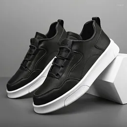 Casual Shoes Men Sneakers Lace Up Oxfords Outdoor Wear-Resistant Fashion Black White Zapatillas Hombre