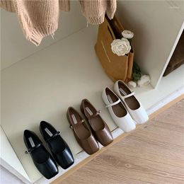 Casual Shoes Spring Autumn Solid Colour Flats Women PU Leather Fashion Designer Female French Low Heel Retro Buckle Ladies