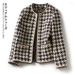 Women's Jackets Bright Silk Line Decoration Plaid Vintage O-Neck Long Sleeve Jacket Covered Button Short Coat For Women