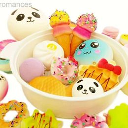 Dekompresyon oyuncak 10 adet rastgele squishes oyuncak mini yumuşak ekmek oyuncakları anahtarlık sevimli muz kek tost squishy oyuncak kawaii mutfak oyuncaklar oyun oyna d240424