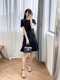 Work Dresses Women's Dress Set With "built-in Tone" M Family French Elegant Black Flower Metal Buckle Top Waistband Knitted Short Skirt