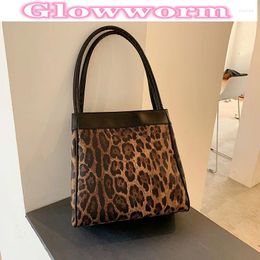 Bag High-end Western PU Leather Tote 2024 Winter Retro Leopard Print Women's Designer Portable Underarm Messenger