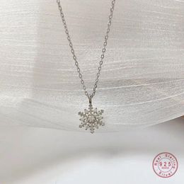 Pendants HI MAN S925 Sterling Silver Korean Cubic Zircon Snowflake Pendant Necklace Woman Fashion Clavicle Chain Elegant Jewelry Gift