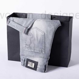 Men's Jeans Designer Spring and Summer New Milk White Grey Jeans Men's Elastic Slim Fit Small Straight Barrel European Casual Men's Denim Long Pants AN2R