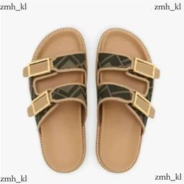 Slippers Color Paris Luxury Designer Sliders Mens Womens Summer Sandals Beach Slide Slippers Ladies Flip Flops Loafers Sky Blue Chaussures 35-45 539