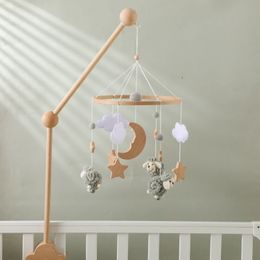 Baby Wooden Bed Bell Rattle Toys born Soft Felt Cloud Star Moon Sheep Crib Mobiles Hanging Toy Infant Boy Girls 240418