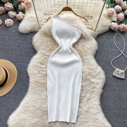 Basic Casual Dresses YuooMuoo Ins Fashion Sexy One Shoulder Knitted Bodycon Dress Lady Elastic Outfits Package Hips White Mini Dress Party VestidosL2403