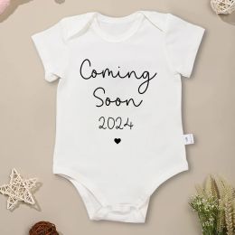 One-Pieces Coming Soon 2024 Newborn Baby Boy Girl Clothes Aesthetic Fashion Pregnancy Announcement Bodysuit Fine Gift Cotton Infant Onesies