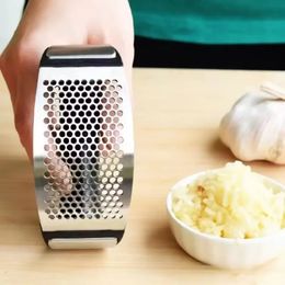 new 1Pcs Garlic Press Stainless Steel Garlic Crusher Curve Manual Press Chopper for Fruit Vegetable Tools Kitchen Gadget Accessoriescurve