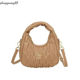 Miumiubag Luxury Cross Body Totes Handbag Fashion Miui Lolita Bag Cowhide Leather Womens Mens Briefcases Clutch Arcadie Designer Bags Bowling Cosmetic 7925