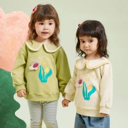 Sweatshirts Amila Baby 2023 Autumn Doll Collar Personal Warmth Skin Friendly Sanded Hoodie for Girls Fashion Cartoon Children Clothes