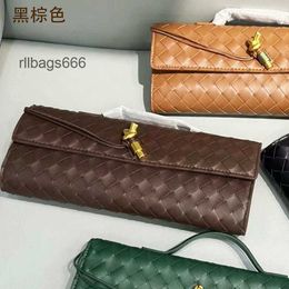 Woven Baguette Fashion bottegs Venetas Lady Clutch Bags Long Handle New Single Purse Lock Andiamo Stick Shoulder 2024 Bag Hardwar Women Cross Buckle 5OGR