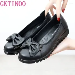 Casual Shoes GKTINOO Women Flat Soft Genuine Leather Mother Office Lady Female Autumn Non-slip Flats Large Size