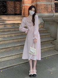 Casual Dresses French Style Retro Sweet Dress Chic Lace Stitching Design Sense Waistline Slimming Pink Elegant Long