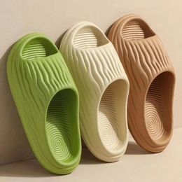 Summer Beach NonSlip Men Slippers Pleated Eva Flat Shoes 2023 MenS Fashion Outdoor Indoor Home Cool Soft Slides 240416