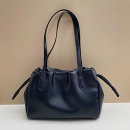 Spring 2024 Large Capacity Fashion Womens Bag High End and Versatile Popular Shoulder