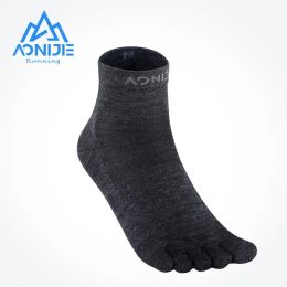 Socks AONIJIE Merino Wool Sports Toe Socks Women Men Woollen MiniCrew Five Finger Socks Quarter Toe Socks For Trail Run Marathon E4823