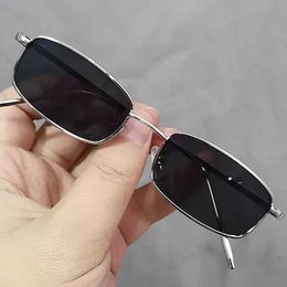 Sunglasses Retro square sunglasses for womens brand designers. Summer style can be colored. Sunglasses for women are fashionable with black retro tones J240423