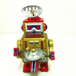 Funny Classic collection Retro Clockwork Wind up Metal Walking Tin Band Play gong drum robot recall Mechanical toy kids gift 240424