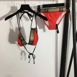 Kadın Mayo Tasarımcısı 2023 Yeni Bikini Sıcak Damgalı Eklemli Dantel Yukarı Göğüs Yastık Tasarım Sense Split Moda Seti XT0H