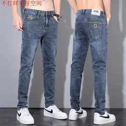Мужские джинсы Новая модная роскошная дизайнер корейский уличный мужские джинсы высококачественные одежды Мужские мужски повседневная классическая премиум-брюки для гольфа хлопковые брюки 240423