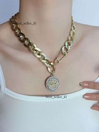 Flash Diamond MUI Round Brand Pendant Necklace for Women Light Luxury Niche Alloy European and American Chain Clavicle Chain for Women 659