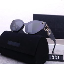 Designer Sunglasses Mens Classic Eyeglasses Goggle Outdoor Beach Sun Glasses For Man Woman Mix Colour Optional With Box