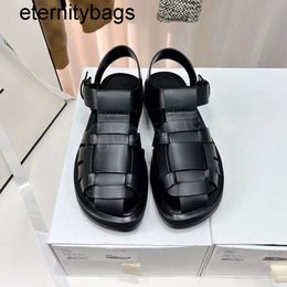 The ROW Shoes 2023 Nuova Summer Roman Ladies Casual Shoes Designer Classic Fashion Buckle Waw Hollow Tust Flat Bottom Shote Formale Factory Factory UOW9