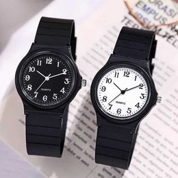 Wristwatches Simple Brand Quartz Watch for Women Student Ladies Watches Fashion Leisure WristWatch Gift Reloj Mujer Elegante Reloj De Mujer 240423