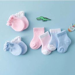 Accessories 4 Pairs/set Newborn Anti Scratch Gloves + Socks Soft Cotton Face Protection Gloves Foot Cover Set Baby Boys Girls Mittens Sets