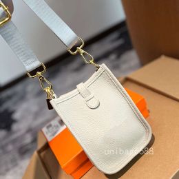 New fashion bag hollow lettering mobile phone bag oblique across spring and summer new designer style fashion casual exquisite luxury