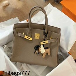 Large Platinum Handbag Live Streaming Capacity Bag High-end Womens One Shoulder Diagonal Cross Classic Versatile Light Luxury Style Handmade Genuine Leather