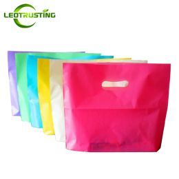 Bags 50pcs Wholesale Colour Beauty Plastic Shopping Bags with Handle Personal General Boutique Clothes Shoes Gift Packaging Pouches