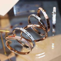 High-end Luxury H Home Bangle H Letter Kelly Full Diamond Half Bracelet Temperament V Gold Plated 18K Rose Pig Nose Couple