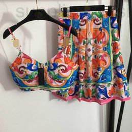 Two Piece Dress designer New set of colorful floral prints, Medusa shoulder buckle, strapless top, high waisted, pleated and short 4X12