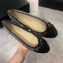 High quality women's dance shoes in multiple colors Classic Ballet dance shoes Flats Toe bow Flat Mule Slip On Boat shoes Paris fashion Ballerinas Loafers Sneaker