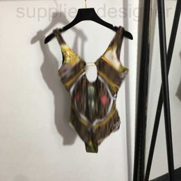 Women's Swimwear designer 2023 Spring/Summer New Fashionable and Sexy Co branded F Letter Chain Printed Hanging Strap One Piece Swimsuit Double sided FPUL