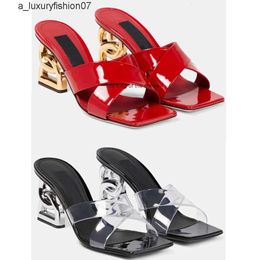 Luxury Womens Sandals Polished Lacquer Leather Pvc Narrow Band Cross High Heel Slippers Square Head Modern Summer Show Noble and Sexy Charm Eu3541 QC3X