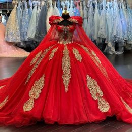 Red Ball Gown Quinceanera Dresses Off The Shoulder Gold Appliques Lace Beads Tull With Cape Ruffles Corset Vestidos De 15 Anos