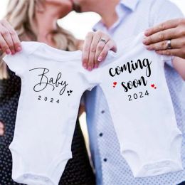 One-Pieces Baby Announcement Coming Soon 2024 Newborn Baby Bodysuits Summer Boys Girls Romper Body Pregnancy Reveal Clothes