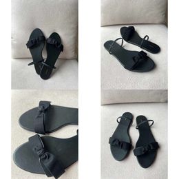 the Designer Row Sandals French Lady Leather Toe Clip Square Kitten Heel Casual Comfortable Outdoor Party Slippers UG23 Lear