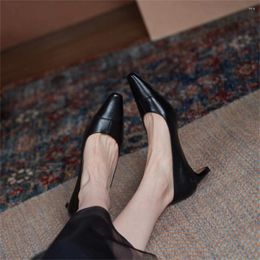 Casual Shoes Patent Leather Solid Design Pointed Toe High Heels Slip-On Concise Style Designer Luxury Female Scarpins Femininos Luxo