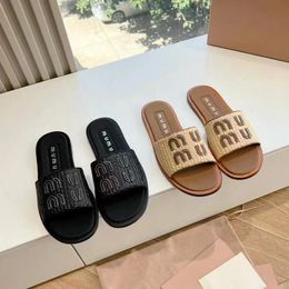 Mode Sommerschuh Stroh Slipper Sandale Loafer Männer Damenschuhe im Freien Miui Weave Sandale Flat Heel Slide lässig sexy Luxusdesigner Mule Lady Wanderschlepper