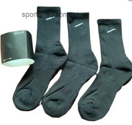 Socks Womens Mens All Cotton Classic Black and White Ankle Breathable Mixed Football Basketball Fashion Designer High Quality BR18