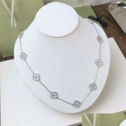 Pendanthalsband 10 Motiv Clover Necklace Diamond Luxury Jewelry Designer för kvinnor 18K Gold Sier Plated Shell 4/Four Leaf Fashion CH OTR6E