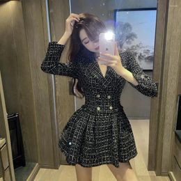 Casual Dresses Iyundo Retro Black And White Plaid Double Breasted Buttons Female Tweed Dress French Elegant Suit Collar Slim Waist