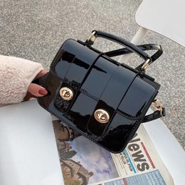 Shoulder Bags Trendy Lacquered Leather Tote For Women 2024 Luxury Designer Handbag Female Small Flap Crossbody Messenger Bag