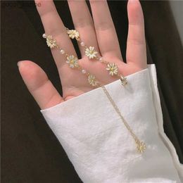 Beaded Kpop Cute Flower Bracelet Femme Colorful Daisy Pendant Leather Link Chain Bracelet For Women Temperament Jewelry